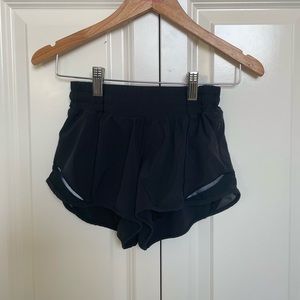 Lululemon Black Hotty Hot 2.5” Shorts